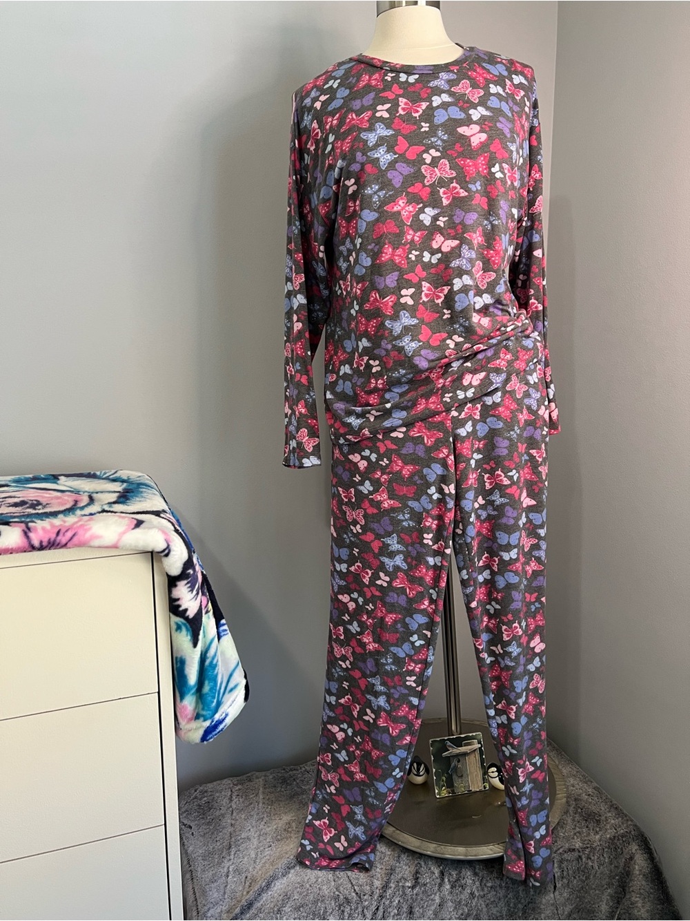 HUE Size M Multicolor 2-Piece Butterfly Pattern Pajama Loungewear Set Pants/Top